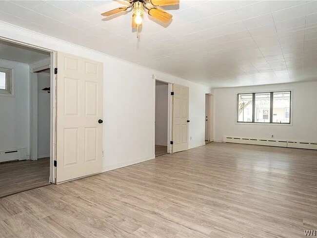 Photo - 166 Barnard St
