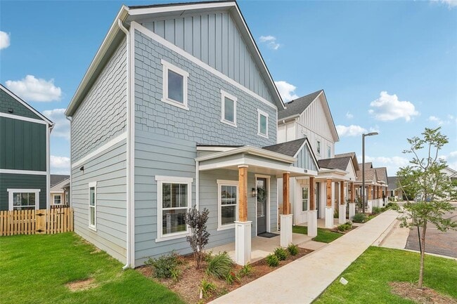 Building Photo - 6300 W Memorial Rd Unit 701