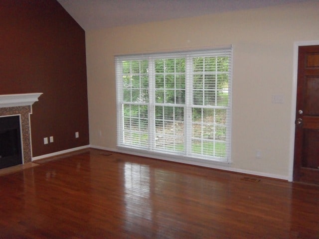 Building Photo - **AVA. 10/1, Possibly Sooner!** 3BR/2BA We... Rental
