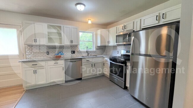 Photo - 2719 Province Ln