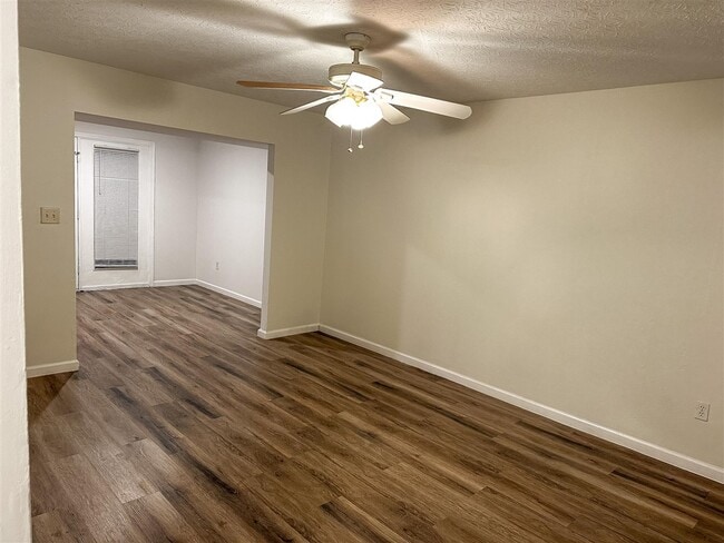 Photo - 1225 N Lee Dr