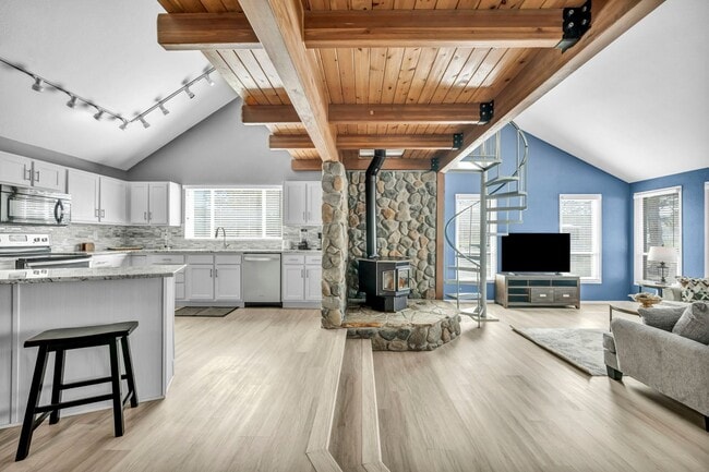 Building Photo - FULLY FURNISHED HOME in a PEACEFUL RANCH-STYLE SETTING with MOUNTAIN VIEWS & MODERN UPGRADES IN S...