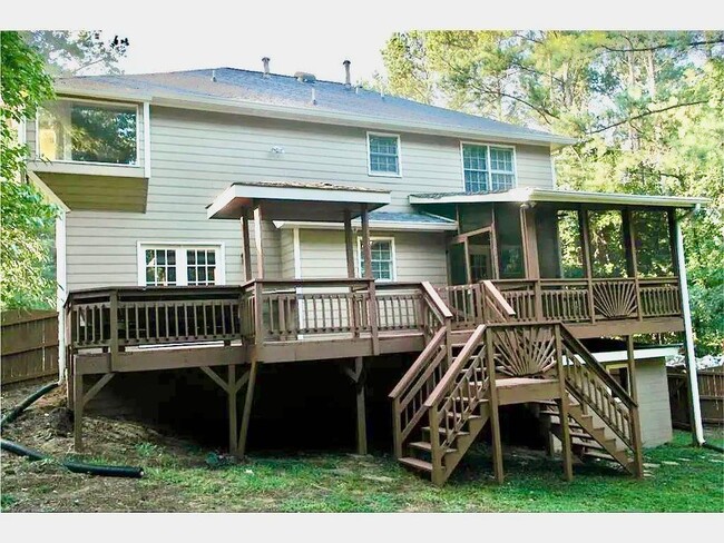 Photo - 4636 Breakwater Way NE