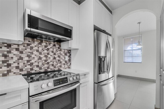 Photo - 1720 NE 33rd Ave