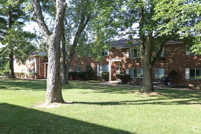 Oakwood Manor Apartments