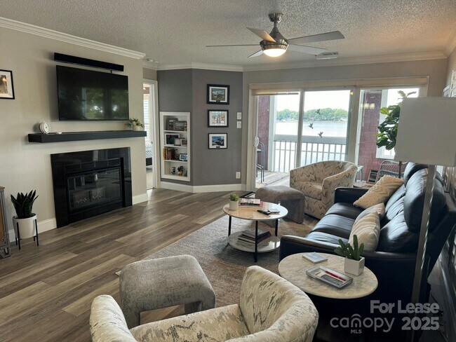 Photo - 871 Southwest Dr