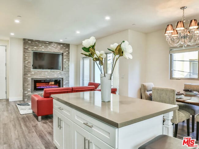 Photo - 1424 S Bentley Ave Unit 402