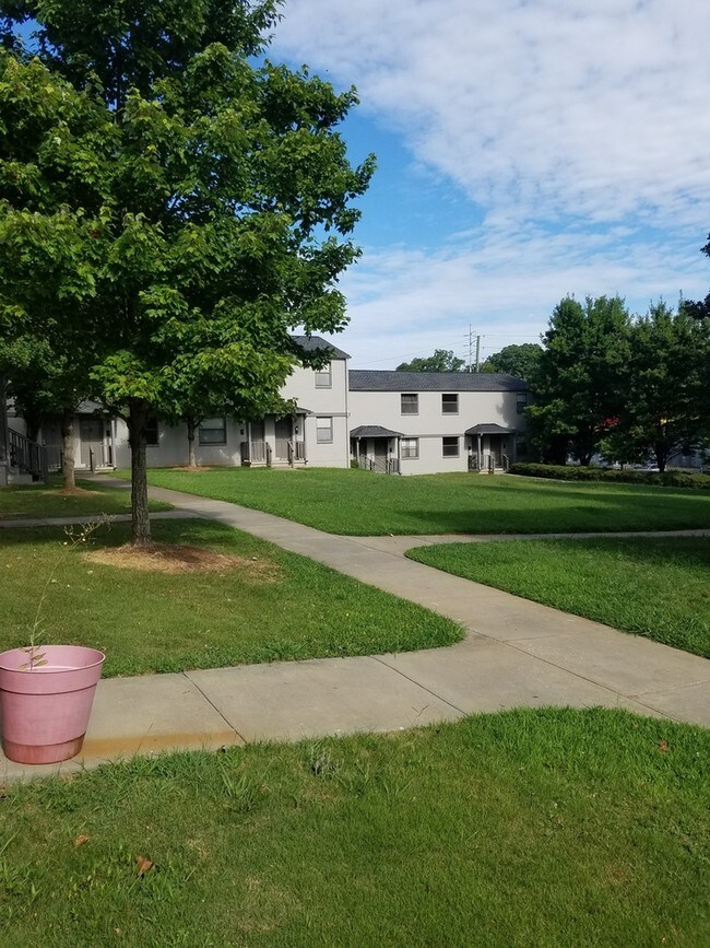 Photo - 1209 Memorial Drive