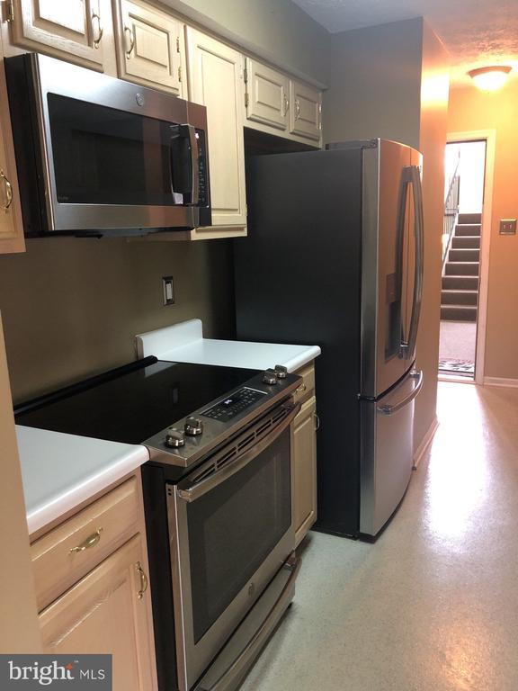 Photo - 6320 Bayberry Ct Unit 908