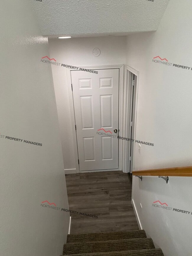 Photo - STATUS: AVAILABLE | R256 | $2595