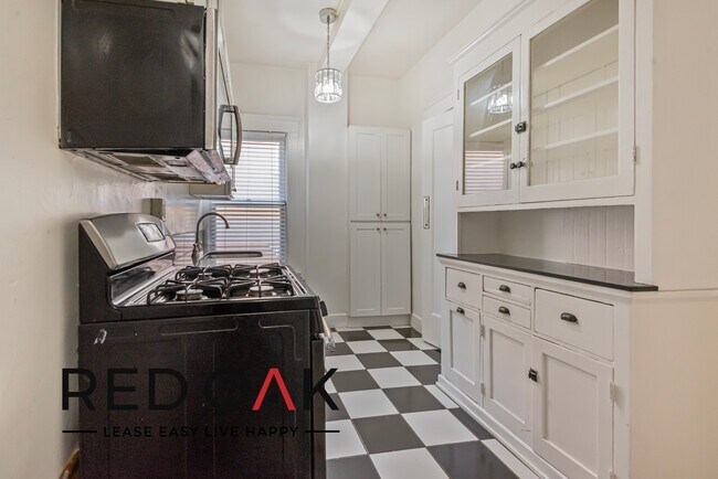 Photo - ~1 Month FREE~ Stylish, Craftsman-Inspired... Unit 23