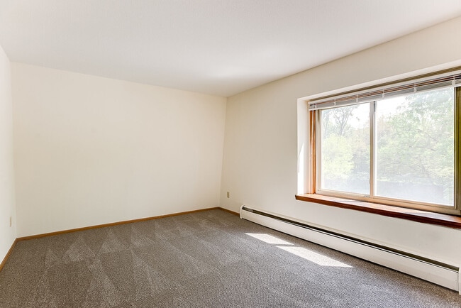 Photo - Cambridge Court Apartments