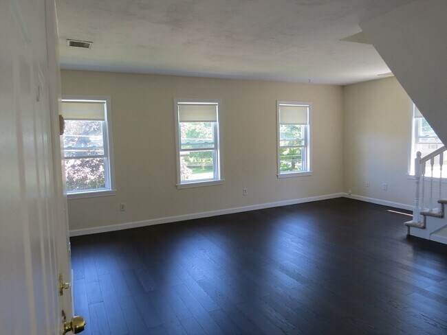 Photo - 90 Oak St Unit 2