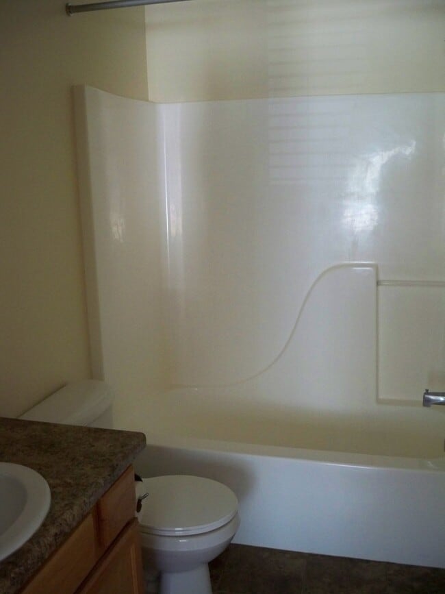 Photo - Beautiful 3 Bedroom Townhome in Sandy!