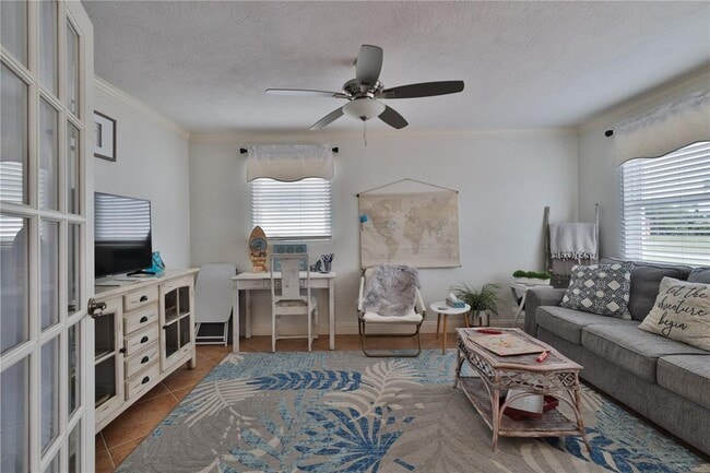 Photo - 813 6th Ave