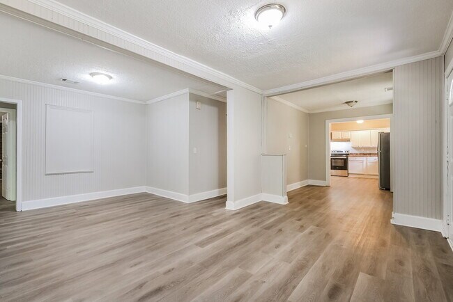 Photo - 731 Parker St