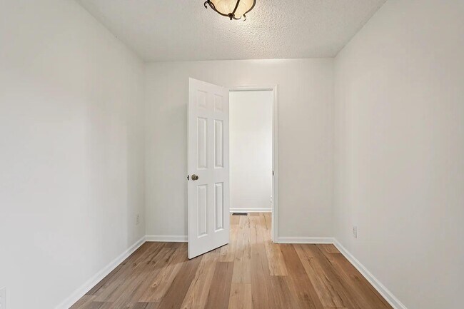 38 Middleton Ct SE