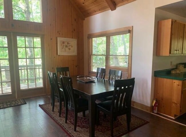 Photo - 560 Chalet Village Dr