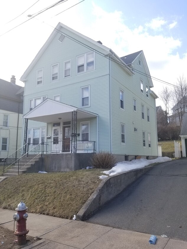 Photo - 26 Carlson St (New Britain, CT)