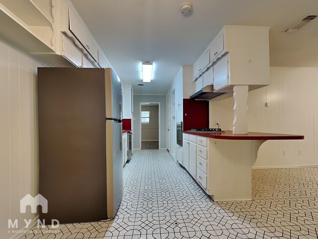 Photo - 605 Thompson Dr