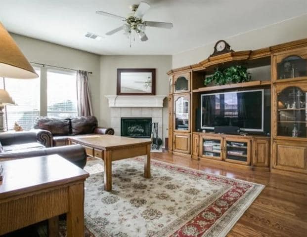 Photo - 204 Colonial Ln