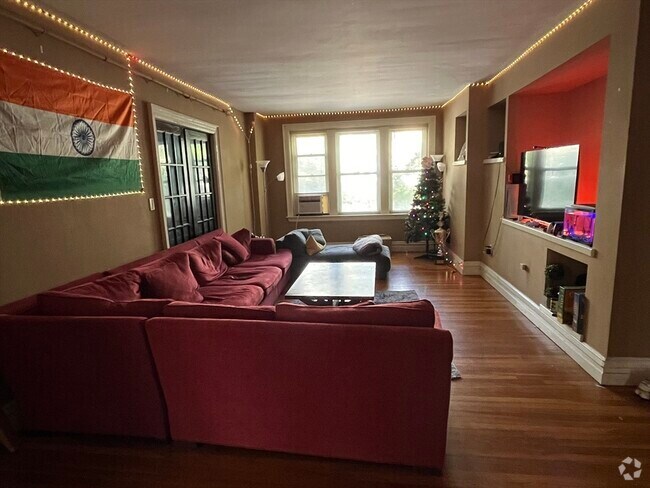 Building Photo - 317 Saint Paul St Unit 1 Rental