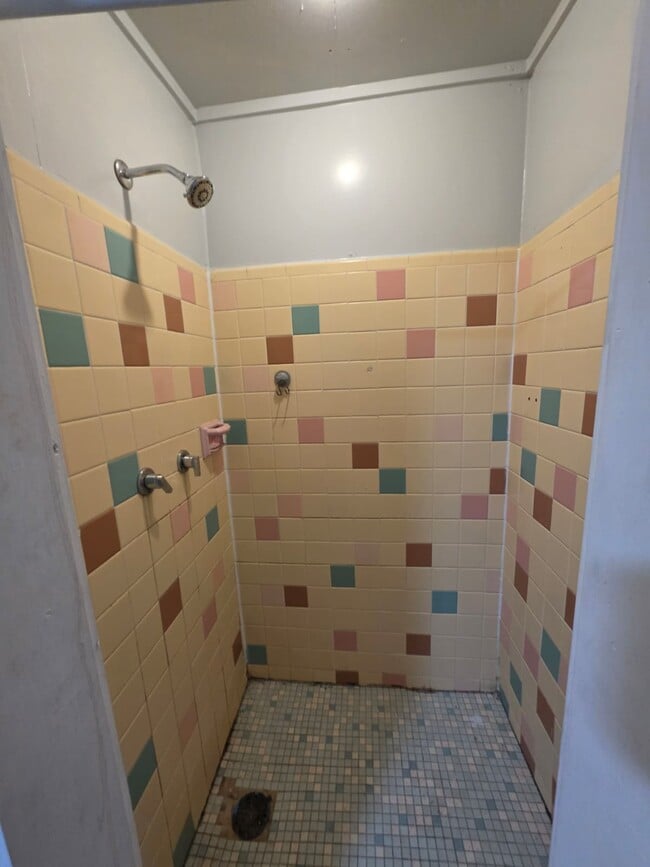 Photo - 72 Lincoln Way W