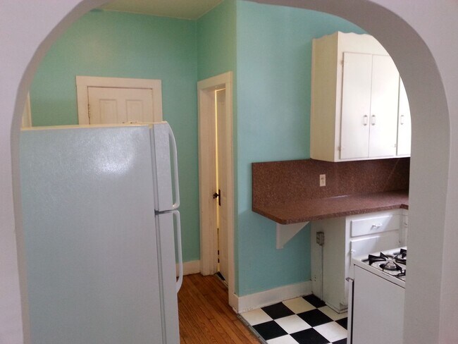 Photo - 533 W Doty St Unit #1