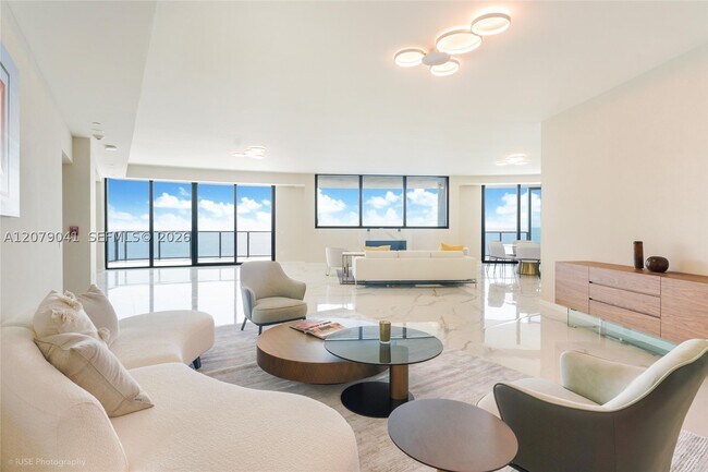 Building Photo - 18555 Collins Ave Unit 1901