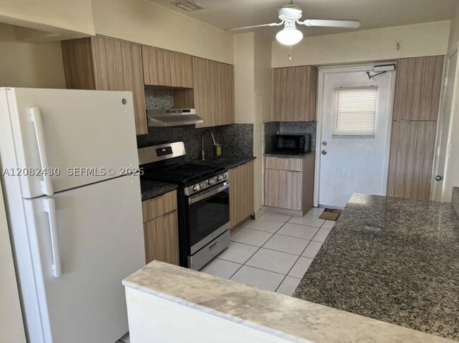 Photo - 510 W 36th Pl