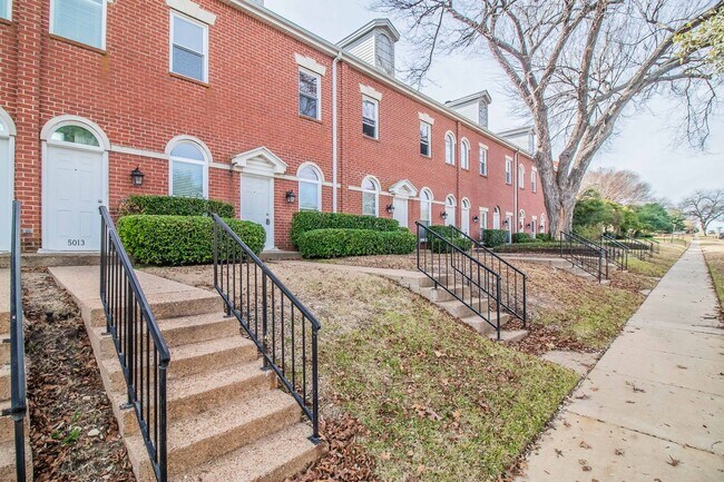 Photo - RENOVATED Birchman Place Townhomes!
