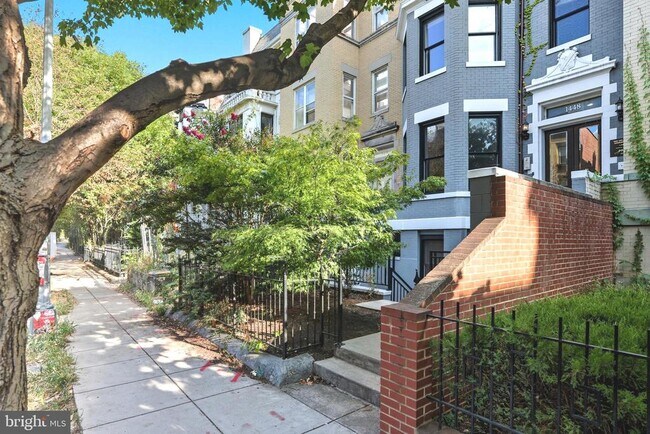 Photo - 1448 Harvard St NW Unidad 3