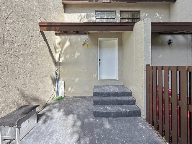 Photo - 10010 NW 9th St Cir