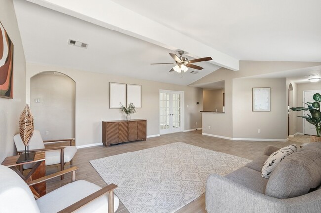 Photo - 1001 Strawberry Ridge Dr