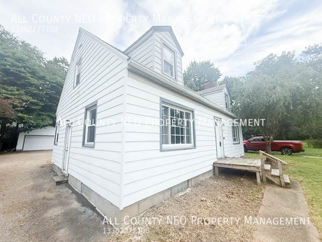Photo - 1569 W Market St