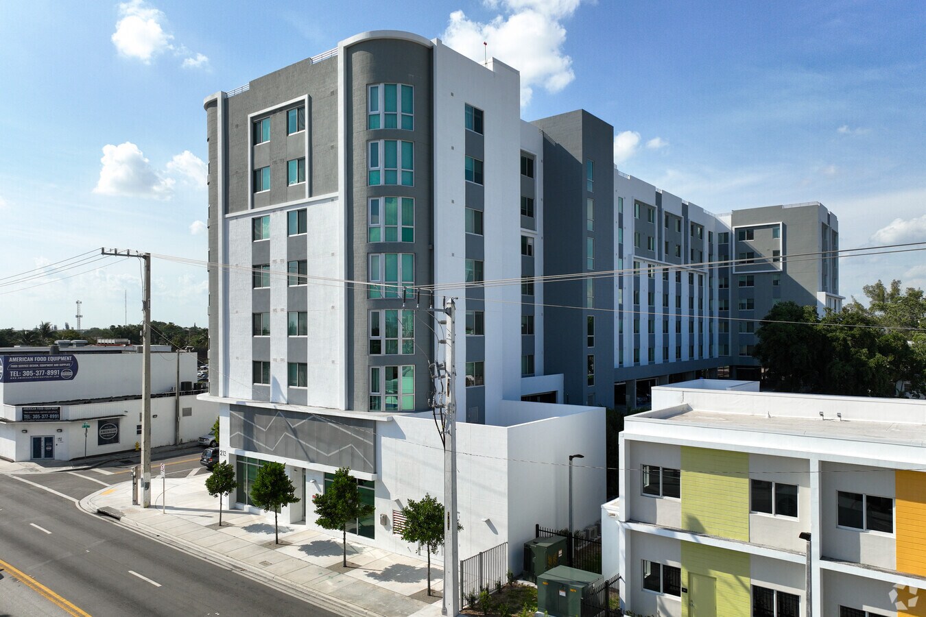 Photo - Slate Miami Apartments