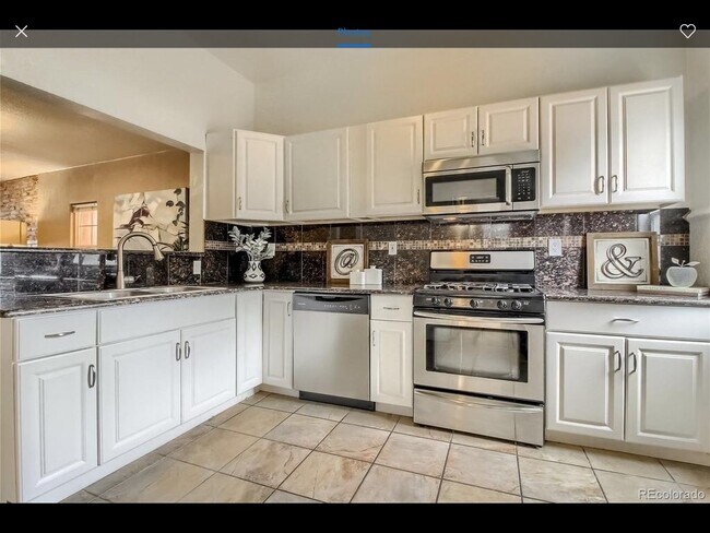 Kitchen - 3451 N Downing St Unit 1
