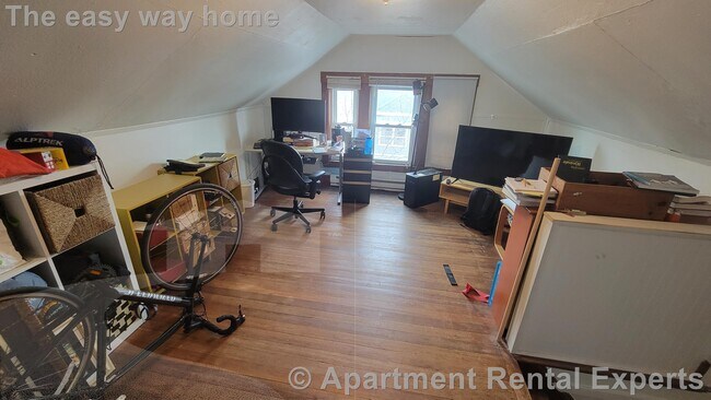 Photo - Teele Square - Extra Large with Study - Pa...