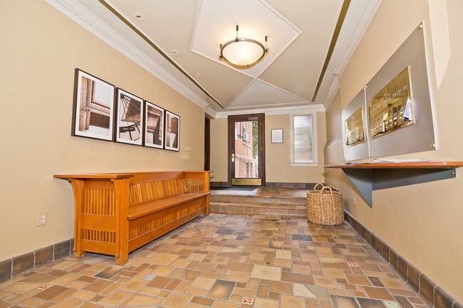 Photo - 327 Southfield Rd Unidad #3BS
