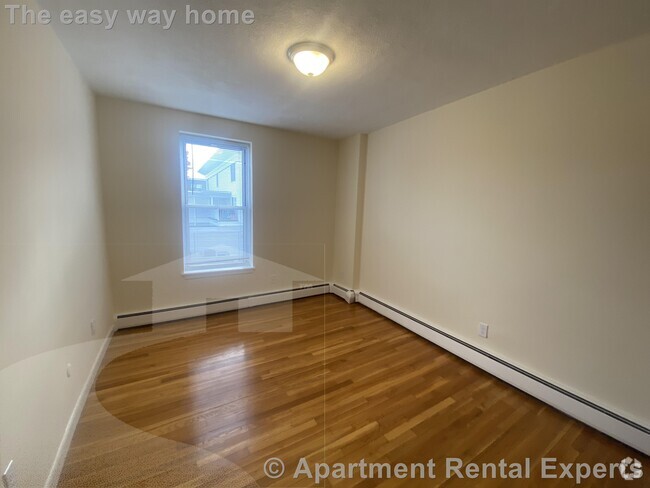 Building Photo - 176 N Beacon St Unit #3 Rental