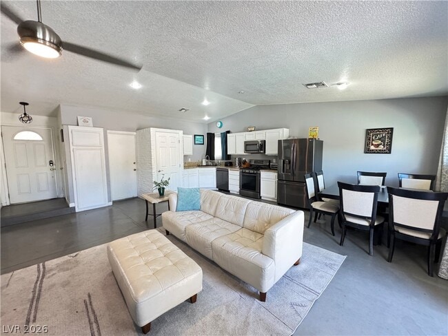 Photo - 7267 Sixshooter Dr