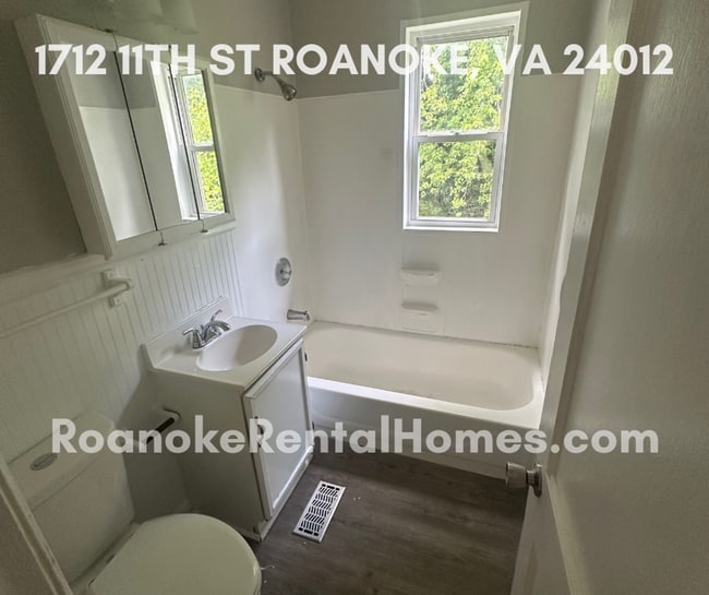 Photo - 1712 11th St NW