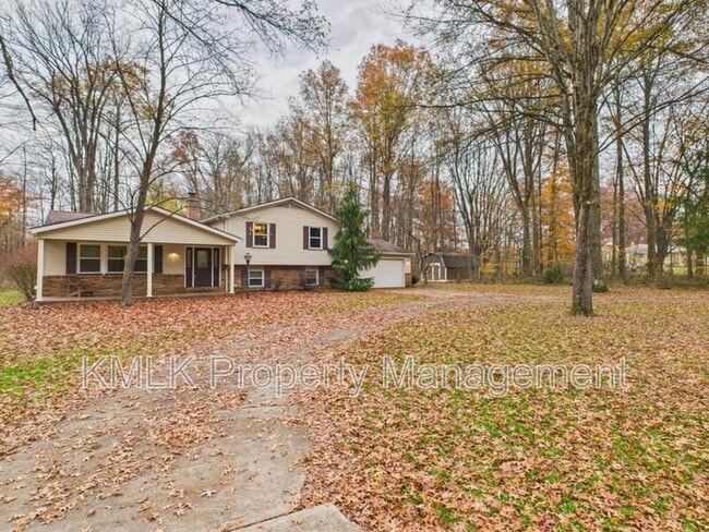 Photo - 874 Pleasant St