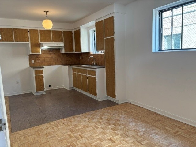 Building Photo - 1971 Rue Maurice-Lebel Unit Bachelor
