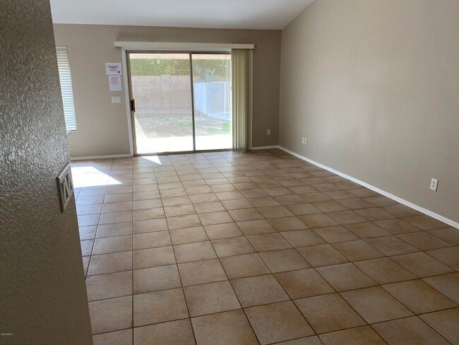 Photo - 1695 W Macaw Dr