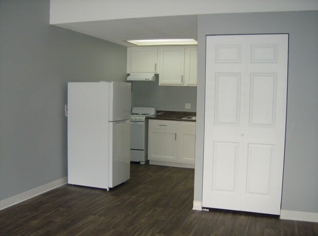 Photo - Forsythia Court