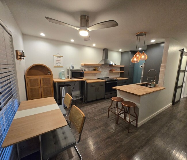 Building Photo - Upgraded & Pet Friendly 2BR in Central Kihei