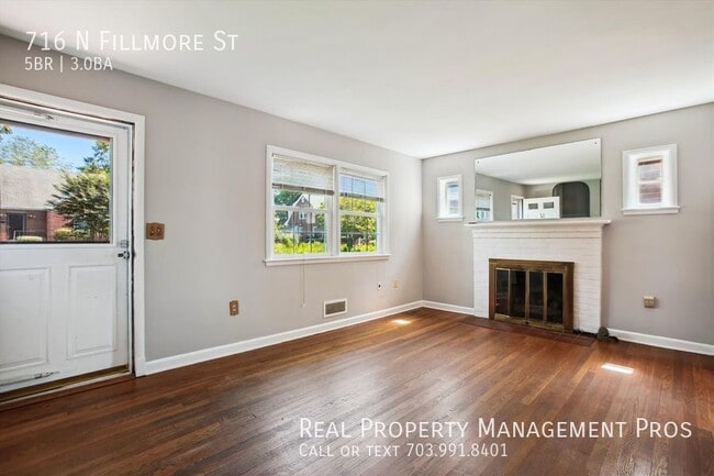 Photo - 716 N Fillmore St