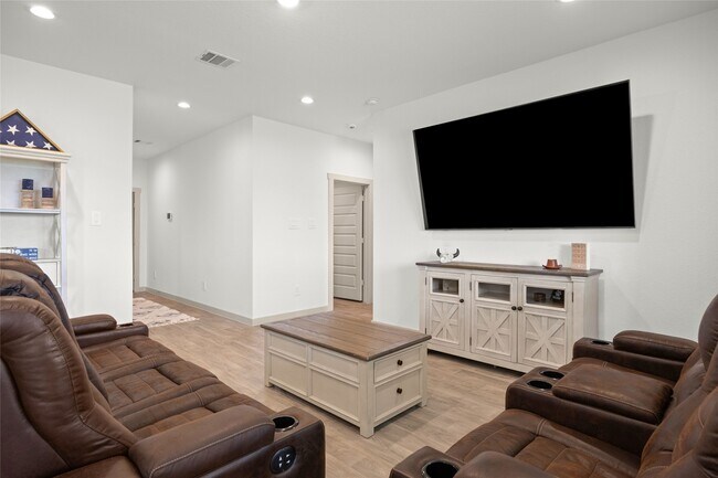 Photo - 1134 Della Ln