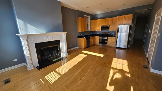 511 N Hartland Ct Unit 2N
